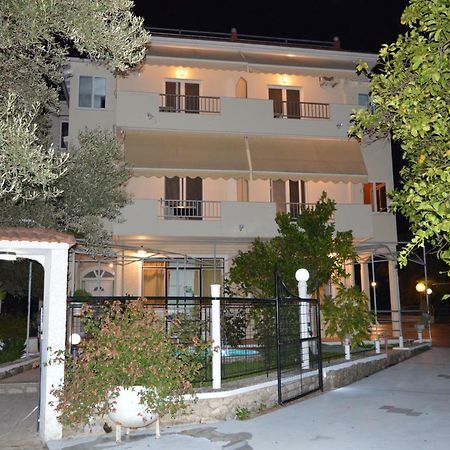 Margarita Apartments Nikiana Buitenkant foto